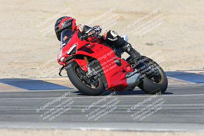 media/Nov-16-2025-Race Pace (Sun) [[8c5fa54630]]/Verified Riders/1-Turns 9 and 10 (925am)/